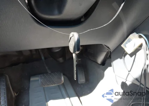 2005 Toyota Matrix Xr z USA, uszkodzony, nr VIN 2T1KR32E15C493824